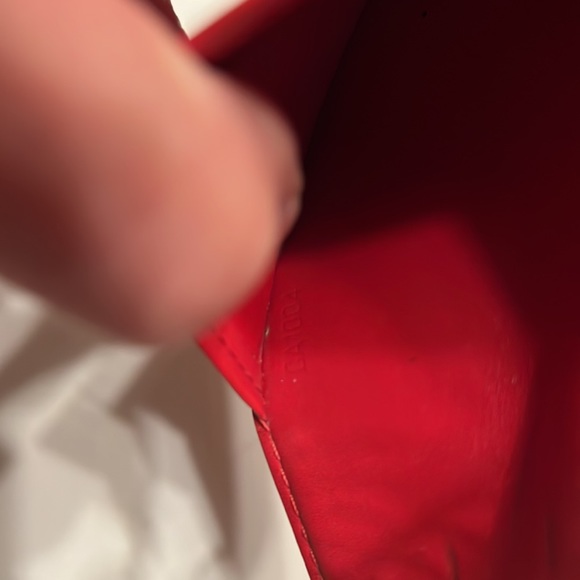 Louis Vuitton Red Vernis Leather Agenda - Picture 12 of 16